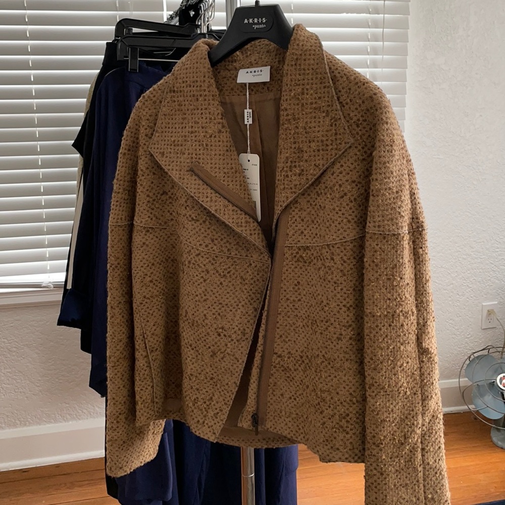 Akris Punto - size 10 - camel colored jacket